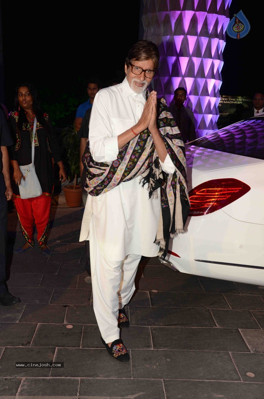 Celebs at Smita Thackeray Son Wedding Reception - 44 / 120 photos