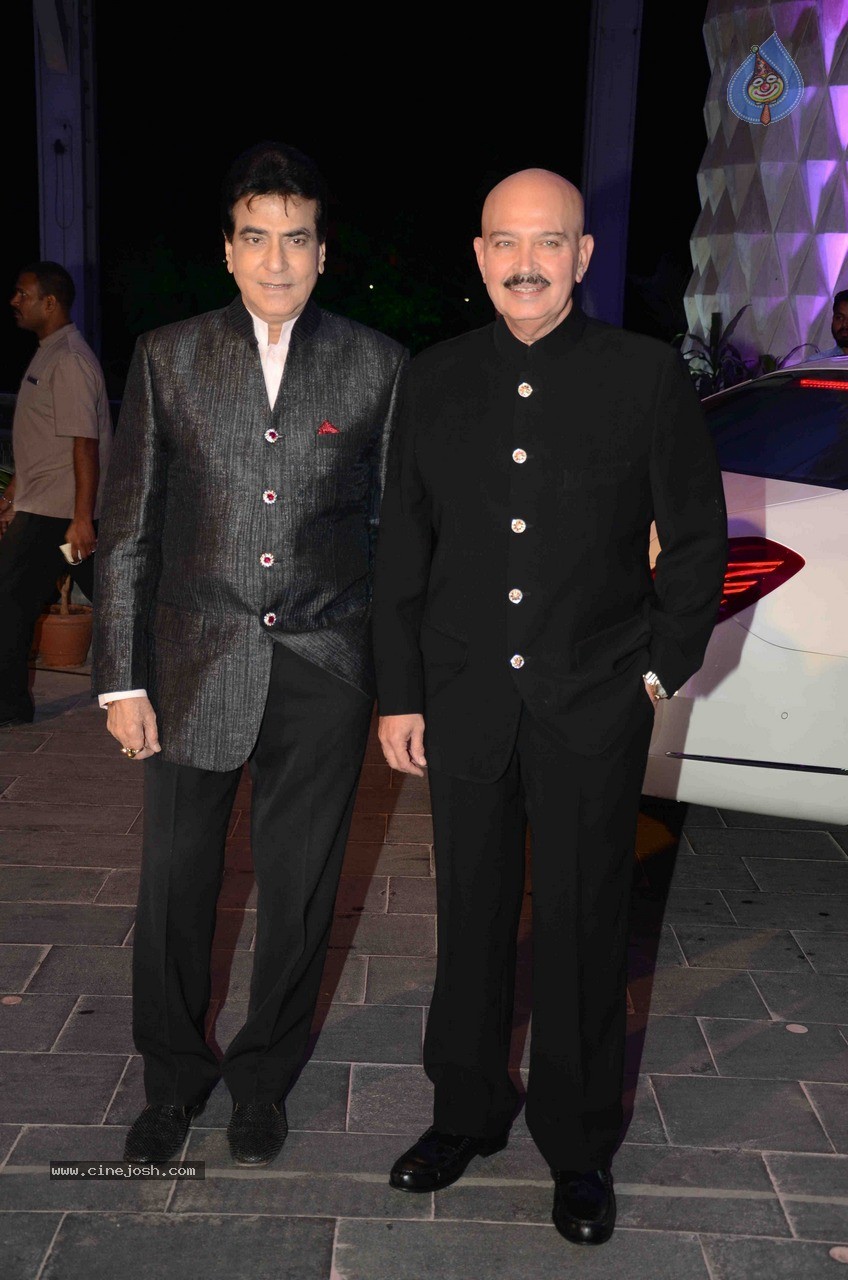 Celebs at Smita Thackeray Son Wedding Reception - 52 / 120 photos