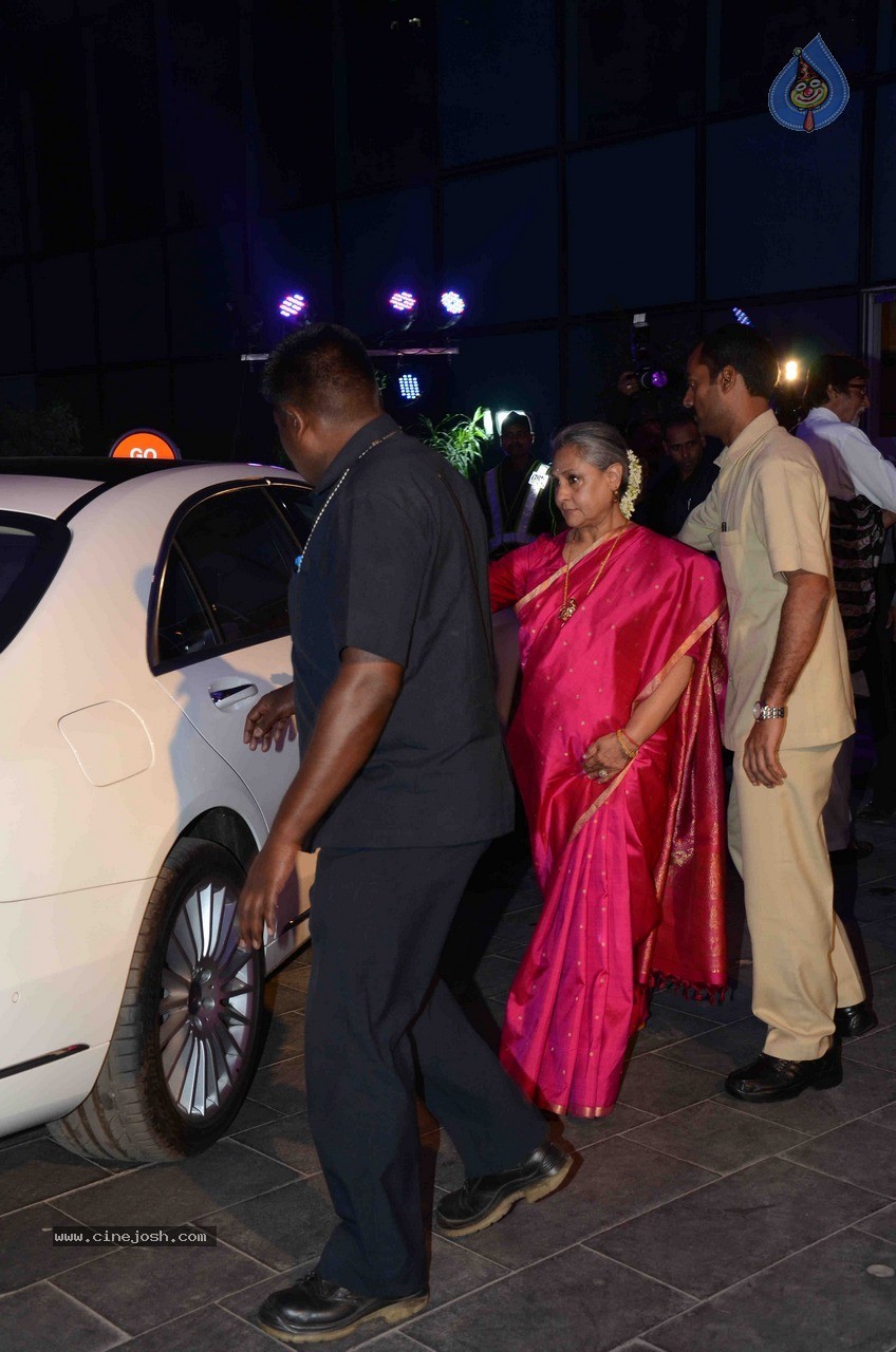 Celebs at Smita Thackeray Son Wedding Reception - 54 / 120 photos