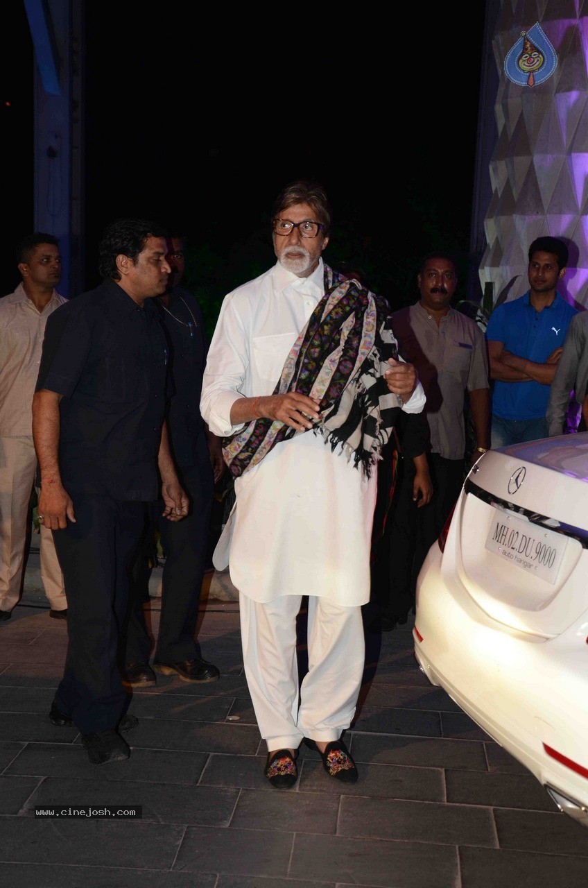 Celebs at Smita Thackeray Son Wedding Reception - 74 / 120 photos