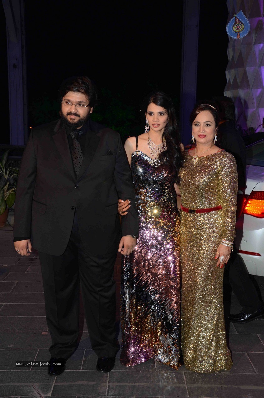 Celebs at Smita Thackeray Son Wedding Reception - 103 / 120 photos
