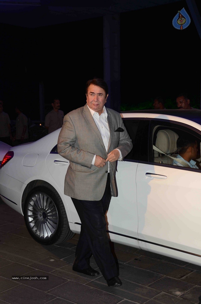 Celebs at Smita Thackeray Son Wedding Reception - 111 / 120 photos