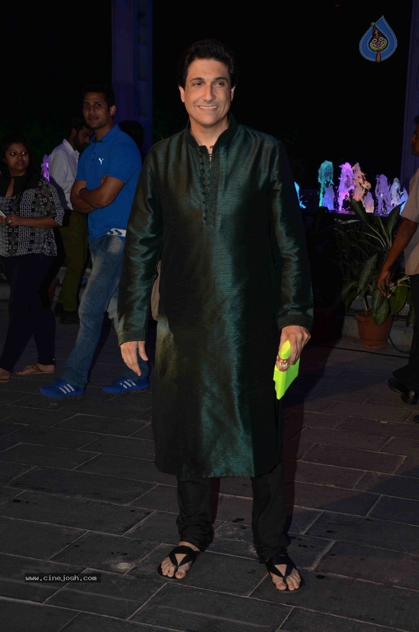 Celebs at Smita Thackeray Son Wedding Reception - 113 / 120 photos