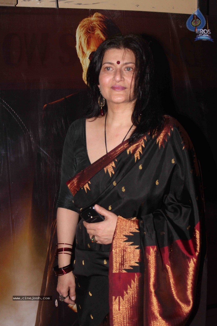 Celebs at Special Screening of Film Shamitabh - 12 / 42 photos