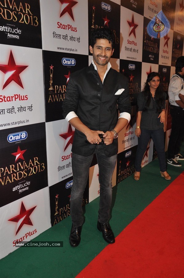Celebs at Star Parivaar Awards 2013 - 4 / 161 photos