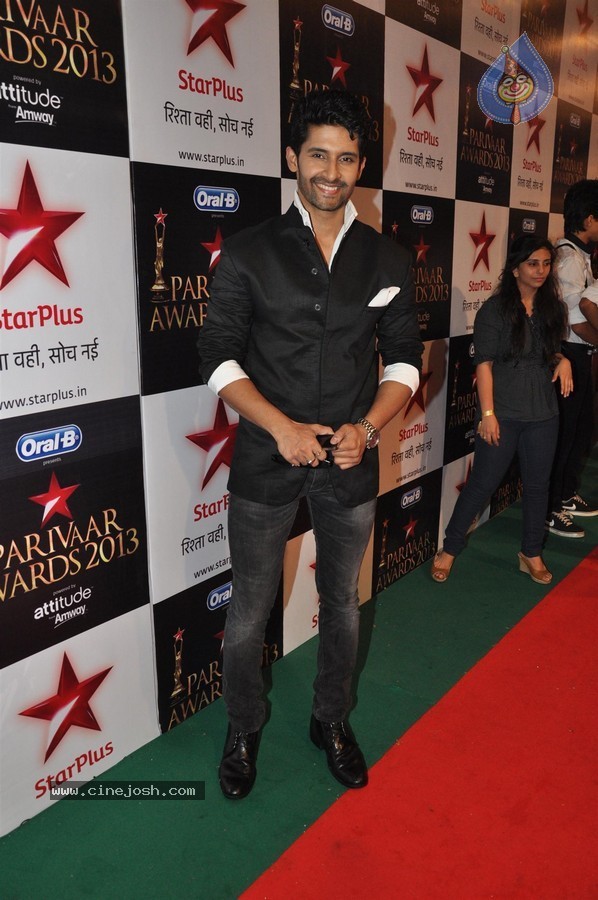Celebs at Star Parivaar Awards 2013 - 22 / 161 photos