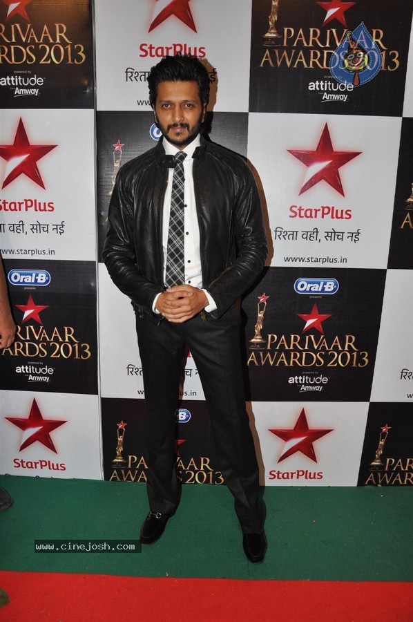 Celebs at Star Parivaar Awards 2013 - 44 / 161 photos