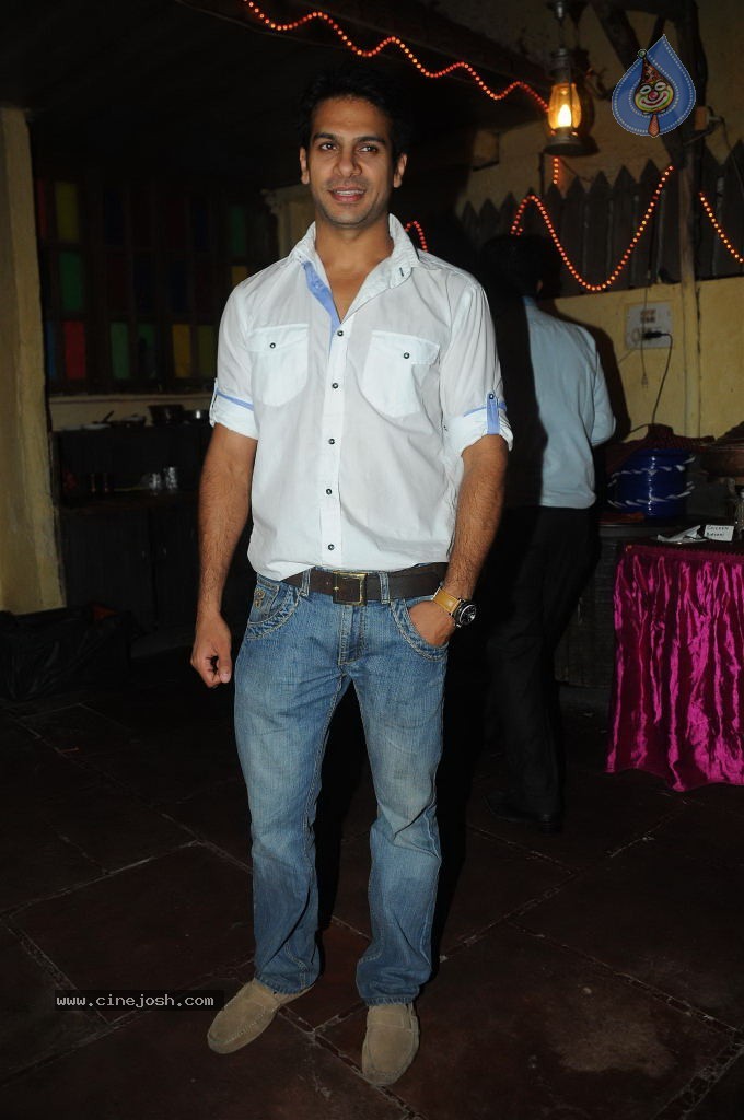 Celebs at Tannaz Irani Surprise Party - 12 / 30 photos