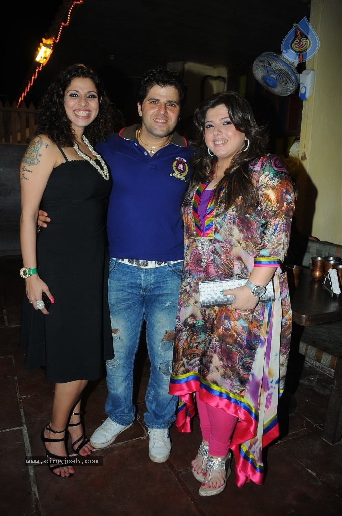 Celebs at Tannaz Irani Surprise Party - 26 / 30 photos