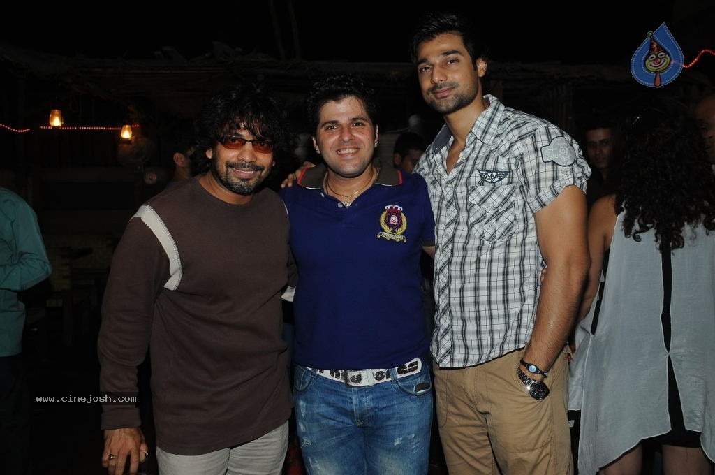 Celebs at Tannaz Irani Surprise Party - 28 / 30 photos