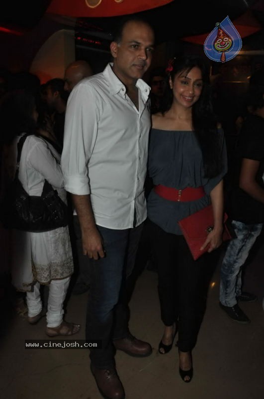 Celebs at Tere Mere Phere Premiere - 39 / 53 photos