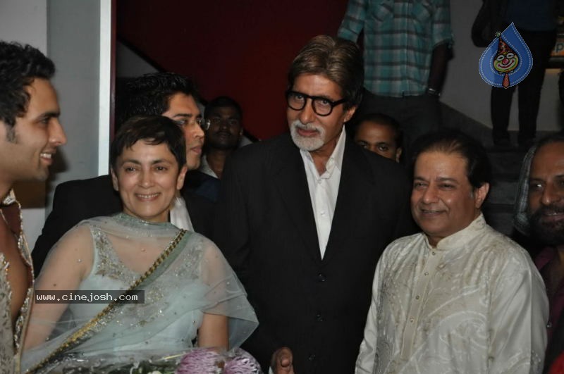 Celebs at Tere Mere Phere Premiere - 42 / 53 photos