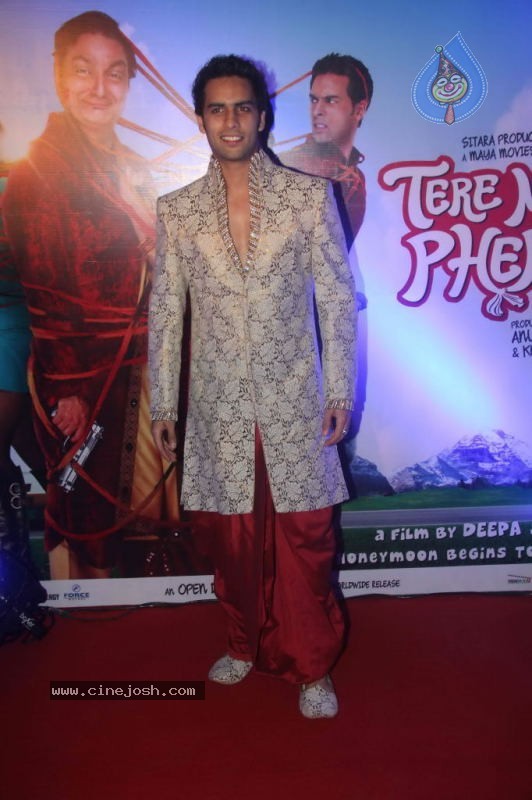 Celebs at Tere Mere Phere Premiere - 43 / 53 photos