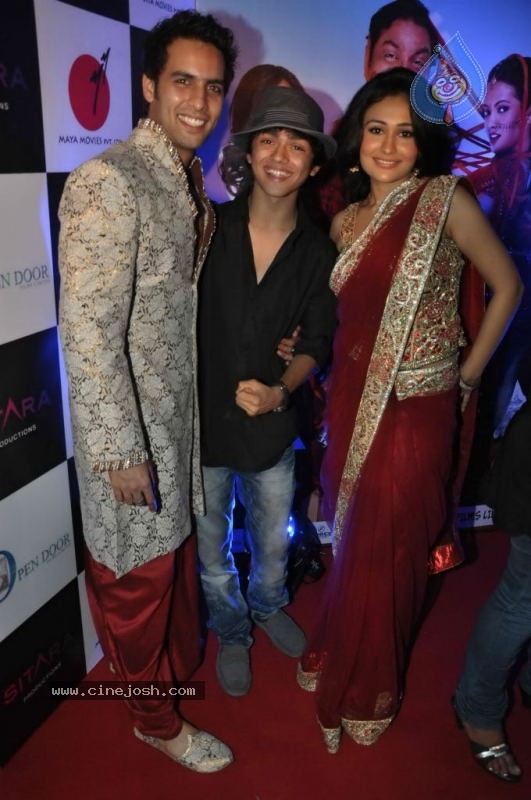 Celebs at Tere Mere Phere Premiere - 51 / 53 photos