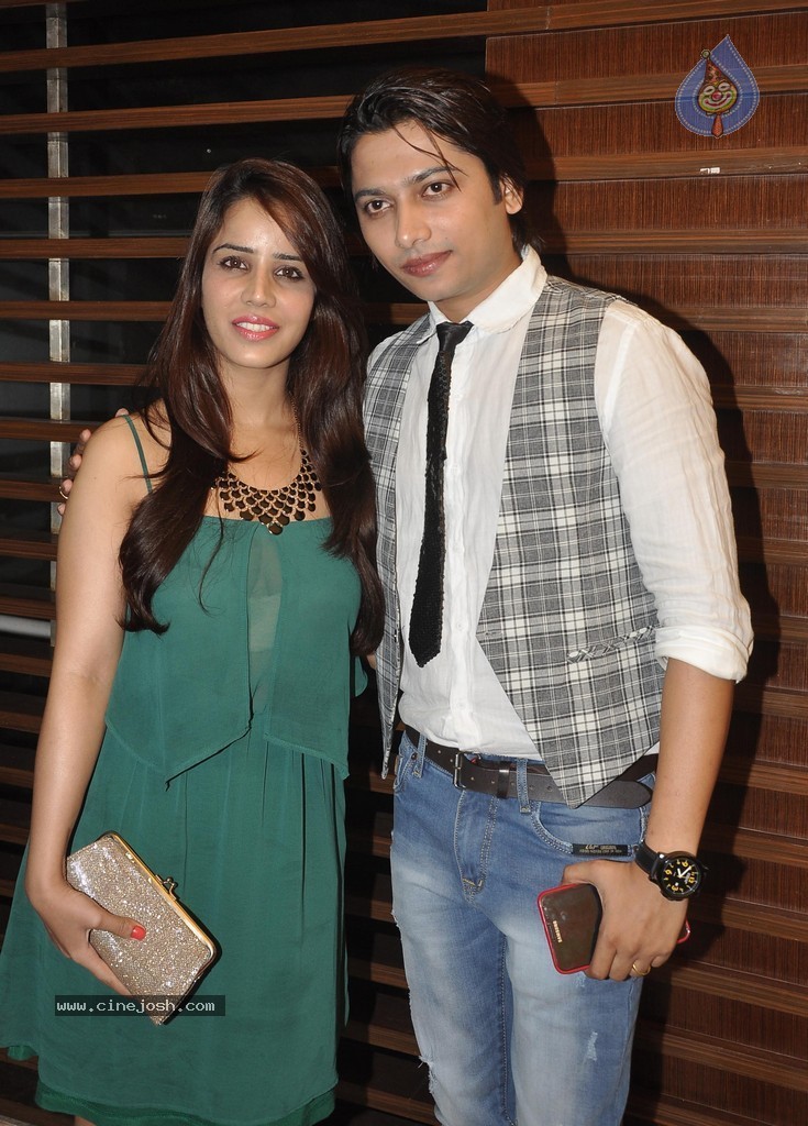 Celebs at the 10th Excellence National Awards 2014 - 25 / 72 photos