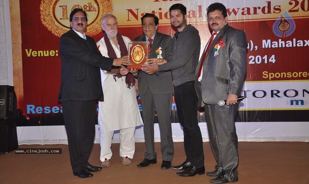 Celebs at the 10th Excellence National Awards 2014 - 34 / 72 photos