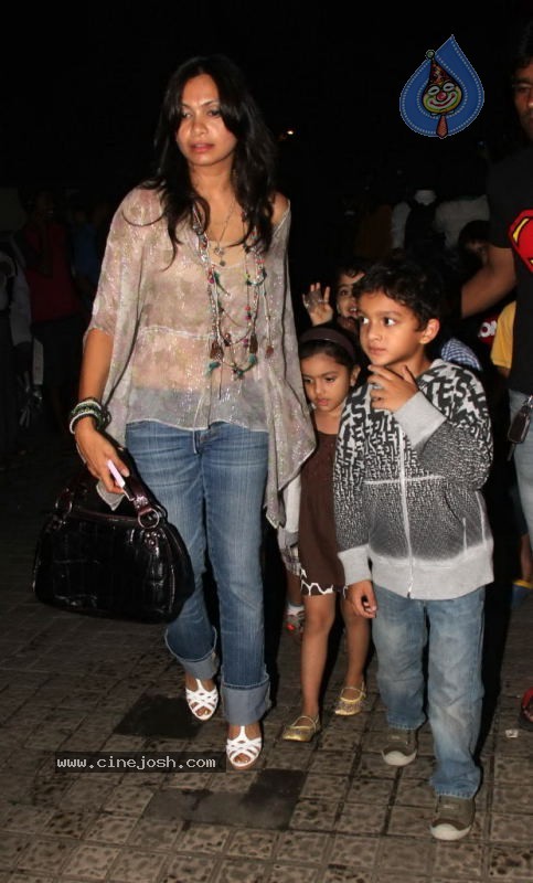 Celebs at The Premiere of Chillar Party - 3 / 42 photos