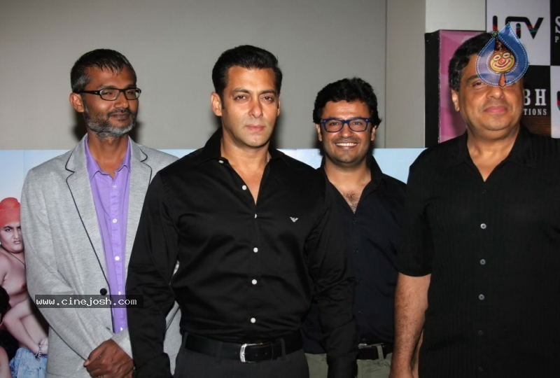 Celebs at The Premiere of Chillar Party - 16 / 42 photos