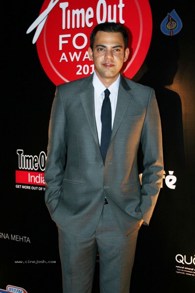 Celebs at Time Out Food Awards 2011 - 41 / 65 photos