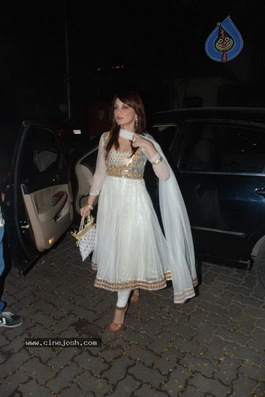 Celebs at Tushar Diwali Bash - 22 / 36 photos