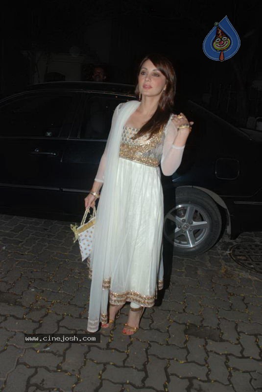 Celebs at Tushar Diwali Bash - 23 / 36 photos
