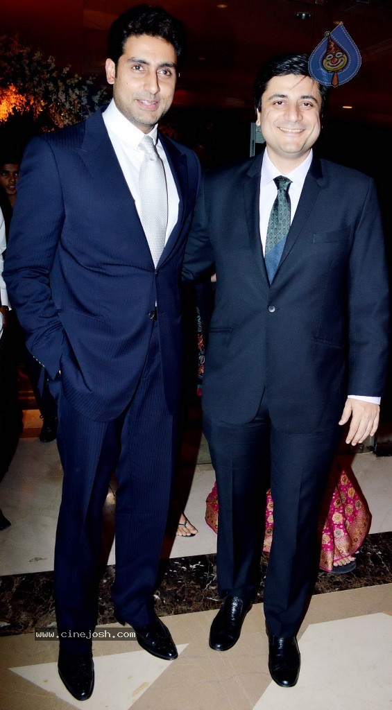 Celebs at Vikas Mohan Son Wedding - 28 / 33 photos