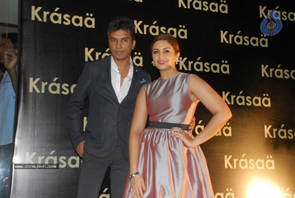 Celebs at Vikram Phadnis Krasaa Store Launch - 20 / 54 photos