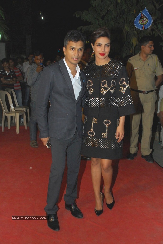 Celebs at Vikram Phadnis Krasaa Store Launch - 28 / 54 photos