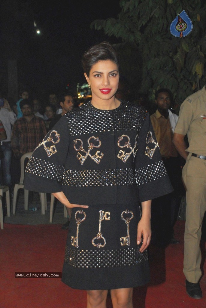 Celebs at Vikram Phadnis Krasaa Store Launch - 34 / 54 photos