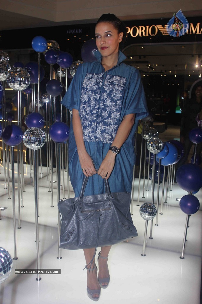Celebs at Vogue Fashion Night Out 2014 - 22 / 26 photos