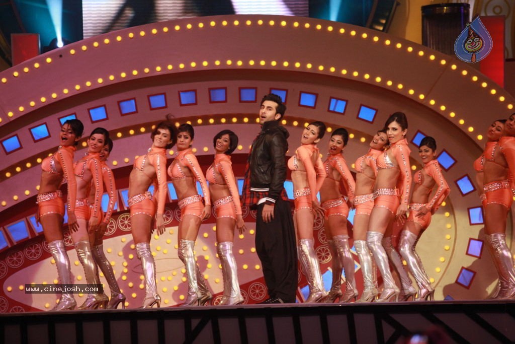 Celebs at Zee Cine Awards 2012 - 7 / 16 photos
