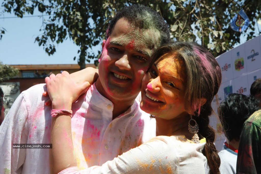 Celebs at Zoom Holi Celebrations - 14 / 40 photos