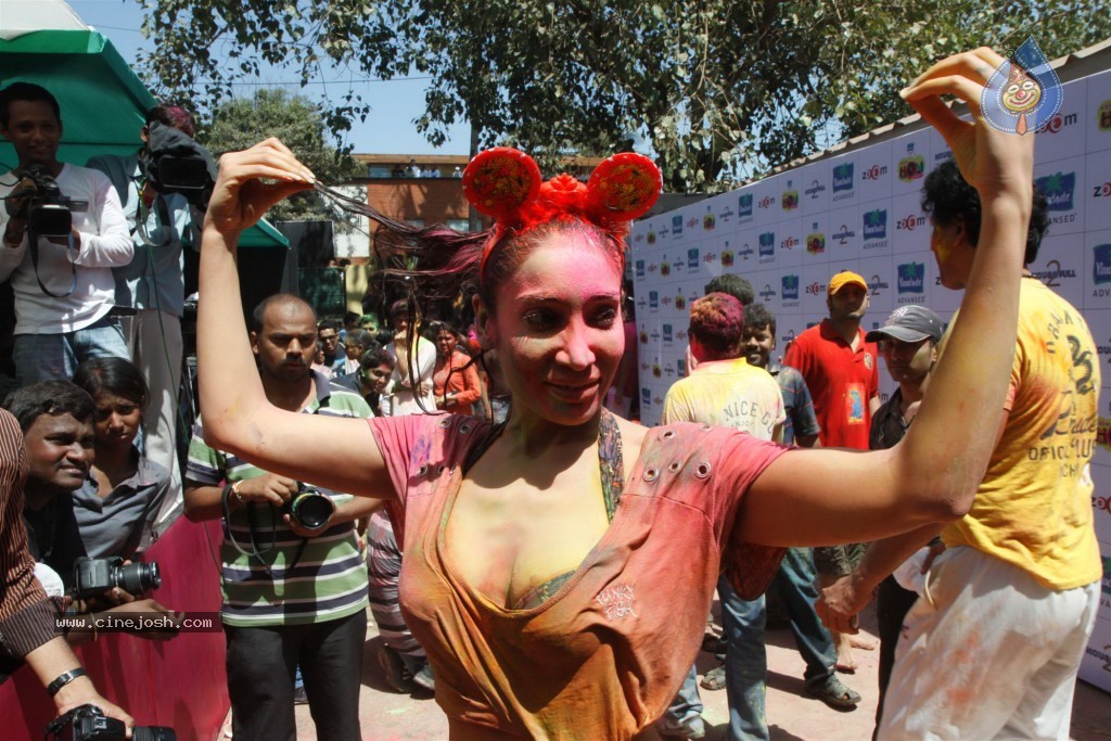 Celebs at Zoom Holi Celebrations - 15 / 40 photos