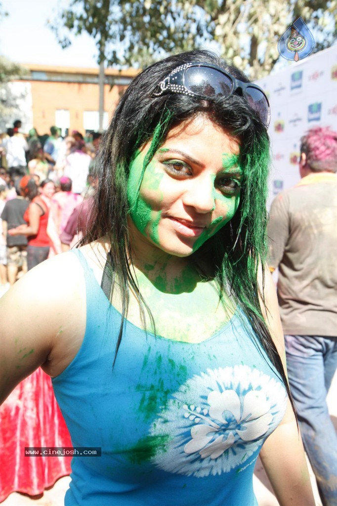 Celebs at Zoom Holi Celebrations - 33 / 40 photos