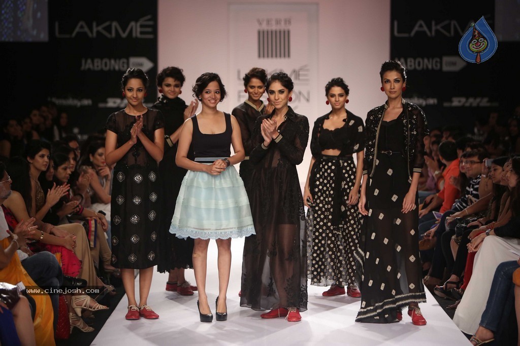 Celebs n Models Walks the Ramp at LFW 2014 - 14 / 110 photos