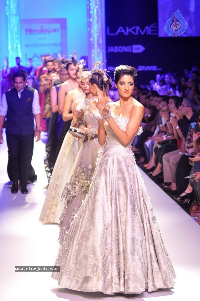 Celebs n Models Walks the Ramp at LFW 2014 - 16 / 110 photos