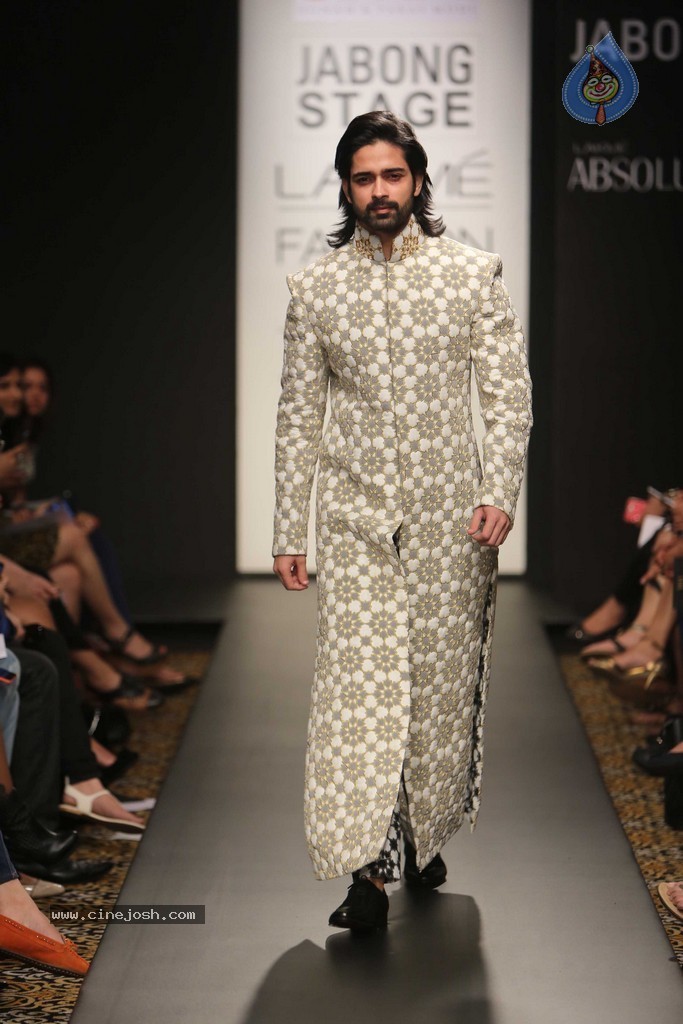 Celebs n Models Walks the Ramp at LFW 2014 - 97 / 110 photos
