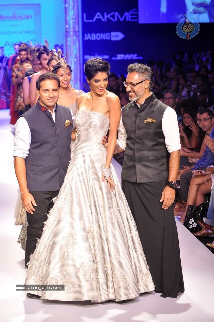 Celebs n Models Walks the Ramp at LFW 2014 - 105 / 110 photos