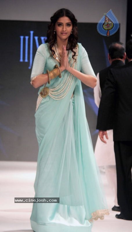 Celebs Walk the Ramp at IIJW 2011 Fashion Show - 96 / 137 photos