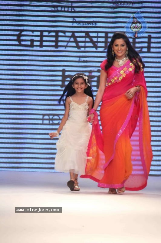 Celebs Walk the Ramp at IIJW 2011 Fashion Show - 114 / 137 photos