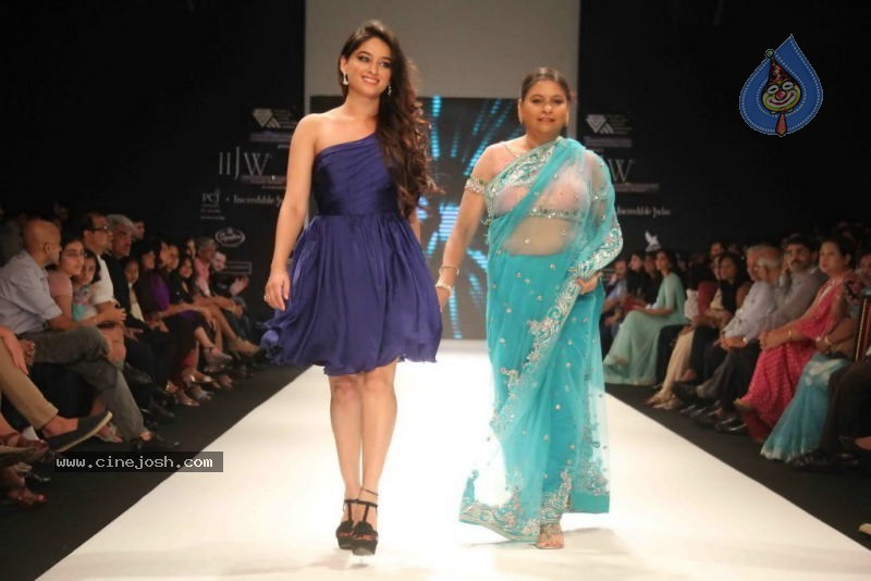 Celebs Walk the Ramp at IIJW 2011 Fashion Show - 116 / 137 photos