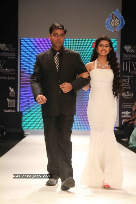 Celebs Walk the Ramp at IIJW 2011 Fashion Show - 133 / 137 photos