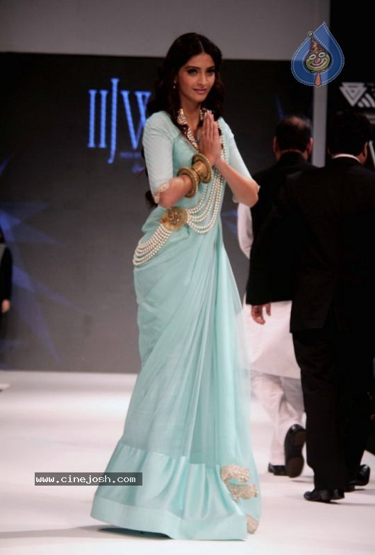 Celebs Walk the Ramp at IIJW 2011 Fashion Show - 137 / 137 photos