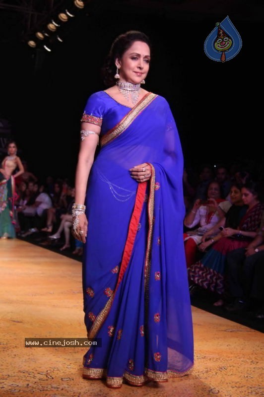 Celebs Walk the Ramp at IIJW 2011 Fashion Show Day 2 - 27 / 113 photos