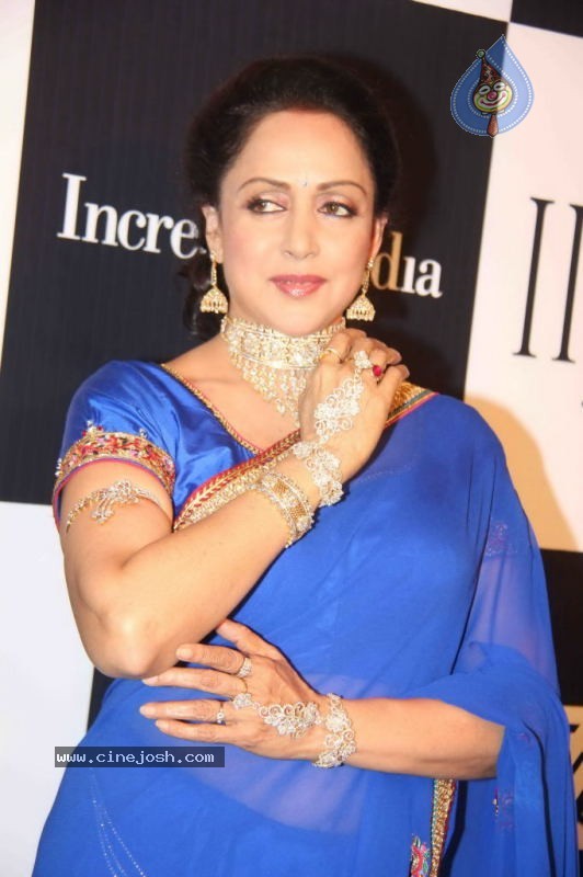 Celebs Walk the Ramp at IIJW 2011 Fashion Show Day 2 - 84 / 113 photos