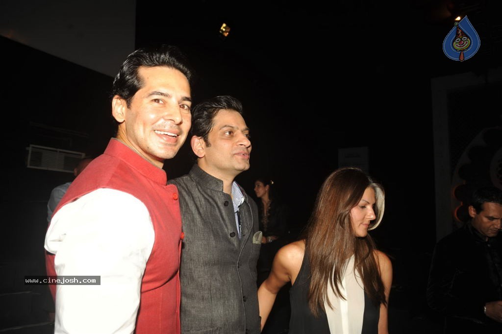 Celebs Walks the Ramp at AVIBW 2013 - 135 / 152 photos