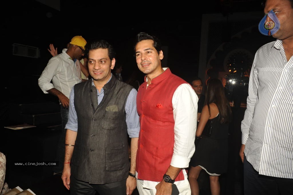 Celebs Walks the Ramp at AVIBW 2013 - 144 / 152 photos
