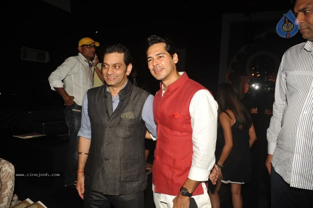Celebs Walks the Ramp at AVIBW 2013 - 145 / 152 photos