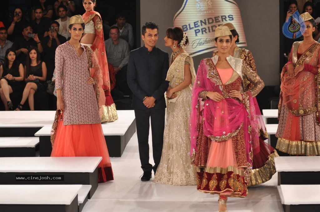 Celebs Walks The Ramp at BPFT Show - 3 / 197 photos