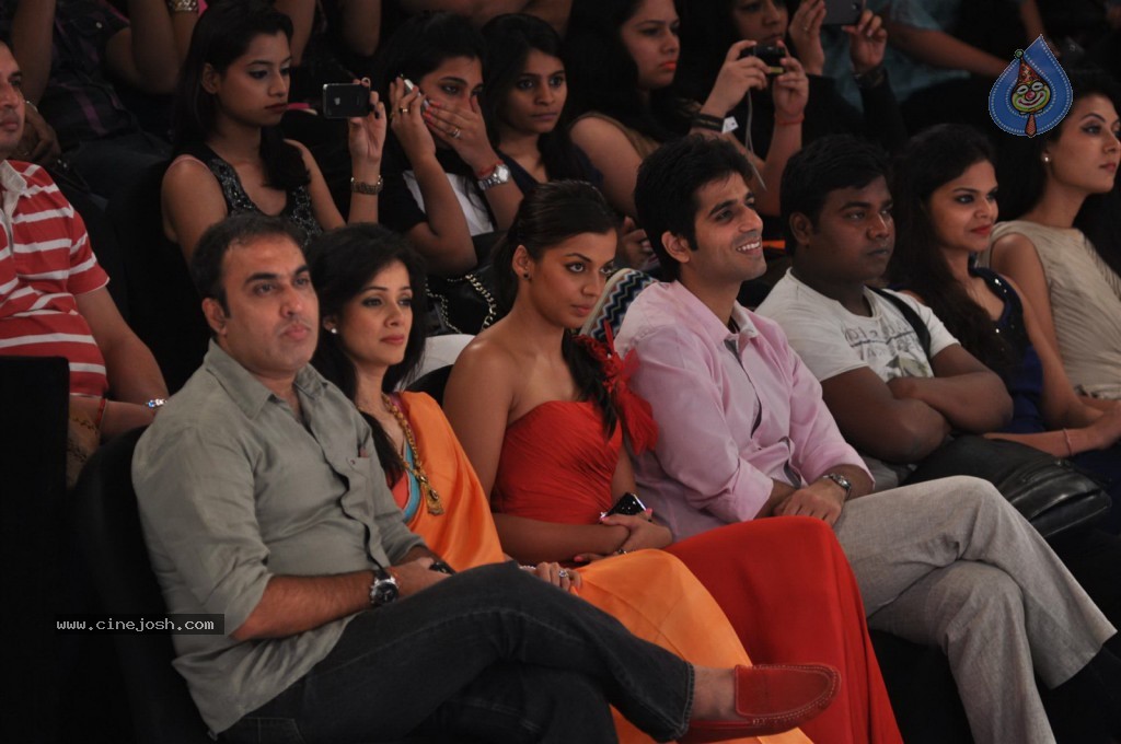 Celebs Walks The Ramp at BPFT Show - 4 / 197 photos